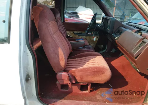 1992 Chevrolet Gmt-400 C1500 из США, поврежденный, VIN 2GCEC19K3N1193327